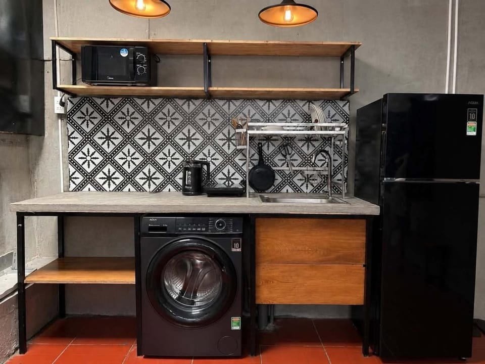 Kitchen or kitchenette, dishwasher, washing machine