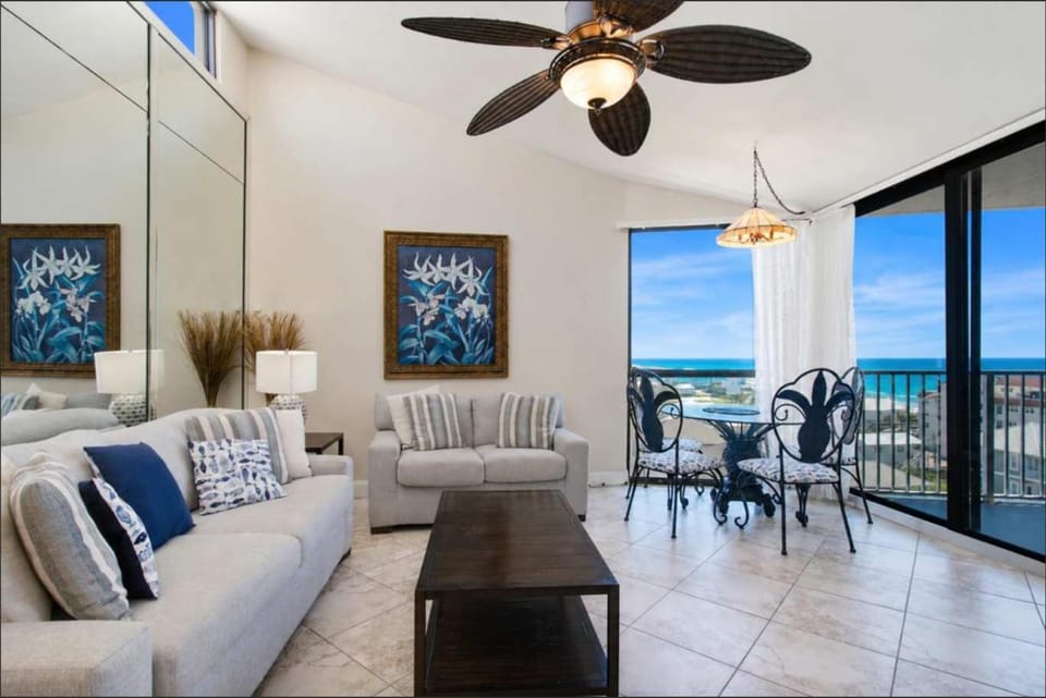 8th Floor Comfortable gulf view Condo beach setup included Near dining House in Miramar Beach