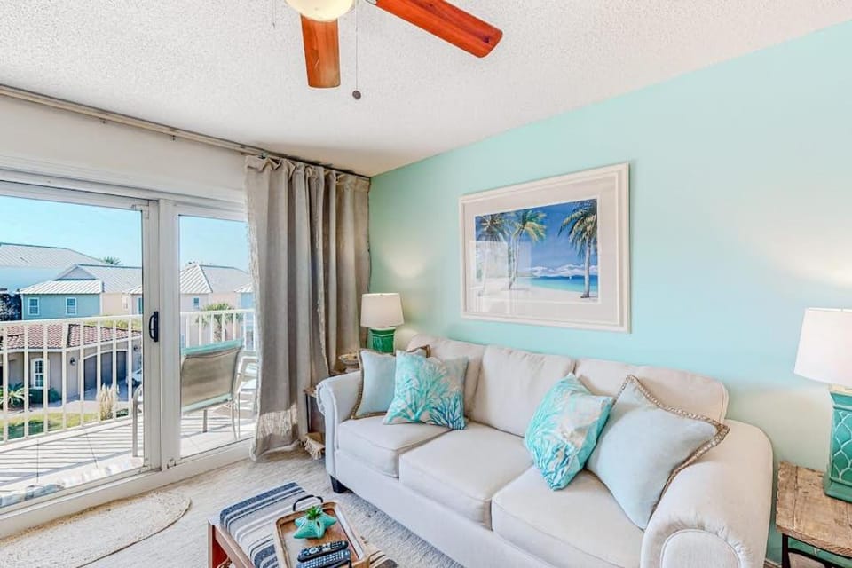 Pet-friendly pools hot tub & balcony with Gulf-side calm House in Miramar Beach