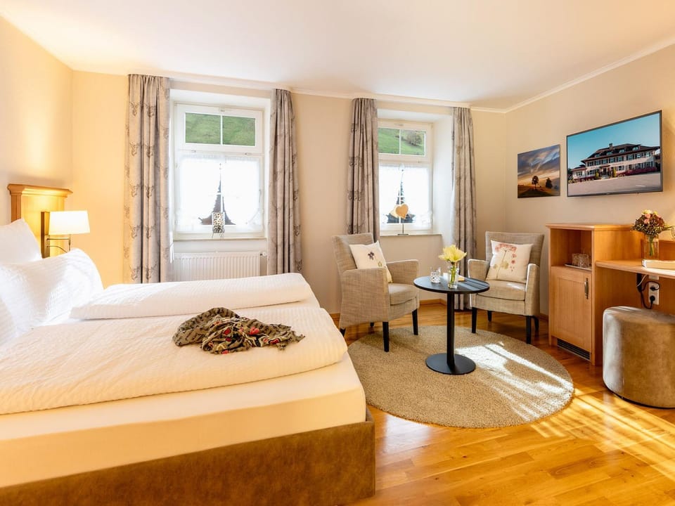 Photo of the whole room, Seating area, Bedroom