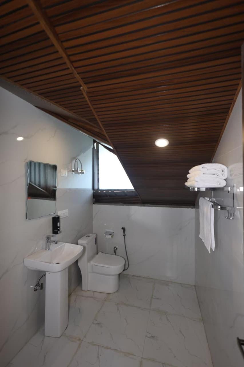 La Palma Grand By Navya Hospitality Resort in Manali