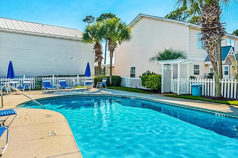 Dog-friendly townhouse near the beach with outdoor pool water views & AC House in Miramar Beach