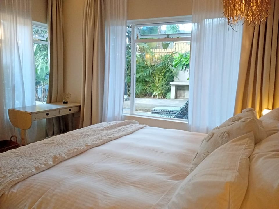 Bed, Garden, Garden view