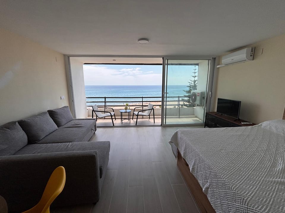 Loft Amanecer - Primera Línea de Playa Apartment in Alacantí