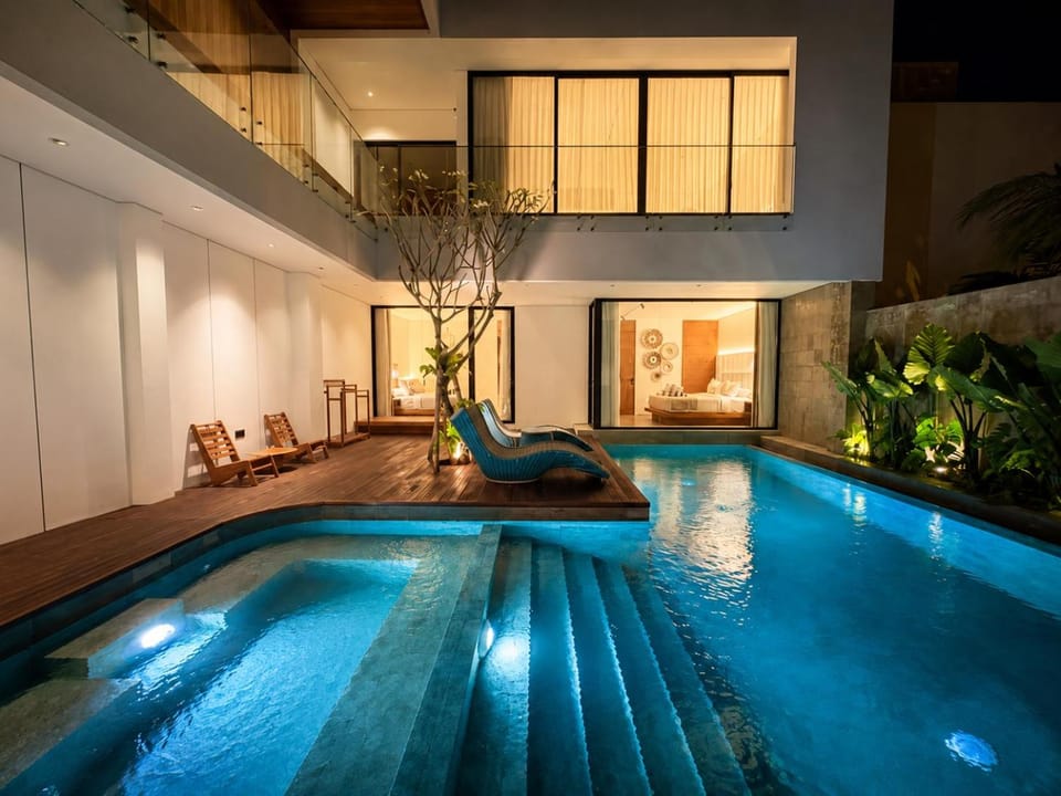 Night, Pool view, Swimming pool, sunbed