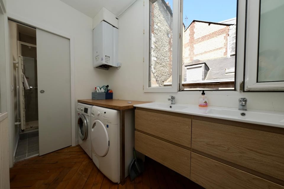 hair dryier, washing machine, dryer