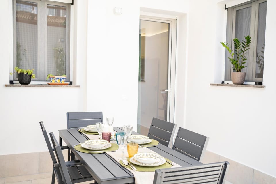 A due passi dal blu loft Sferracavallo Apartment in Palermo
