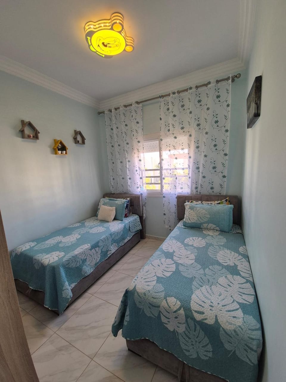 Chic 3BR Apartment with AC, Gated Residence, Route Immouzzar, Fès Apartment in Fes