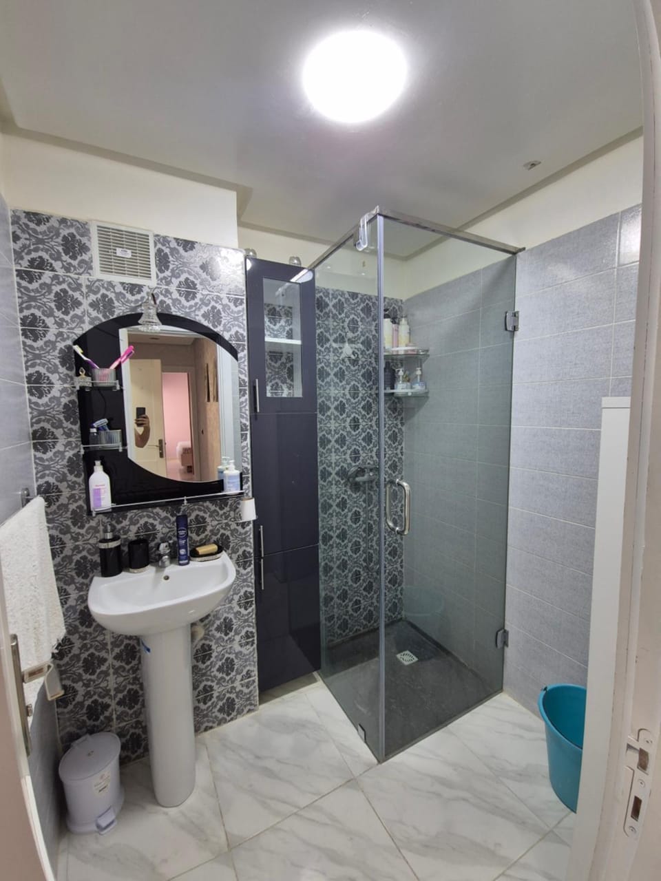 Chic 3BR Apartment with AC, Gated Residence, Route Immouzzar, Fès Apartment in Fes