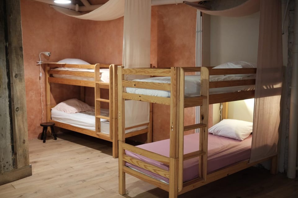 Auberge du Buisson Hostel in Provence