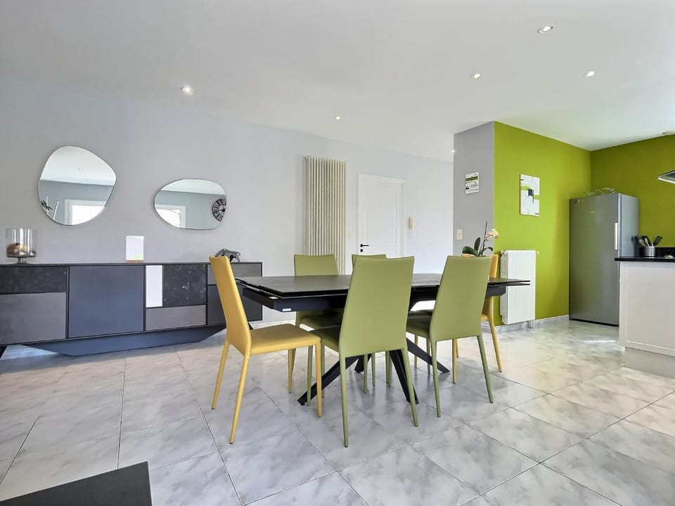 Living room, Dining area, kitchen