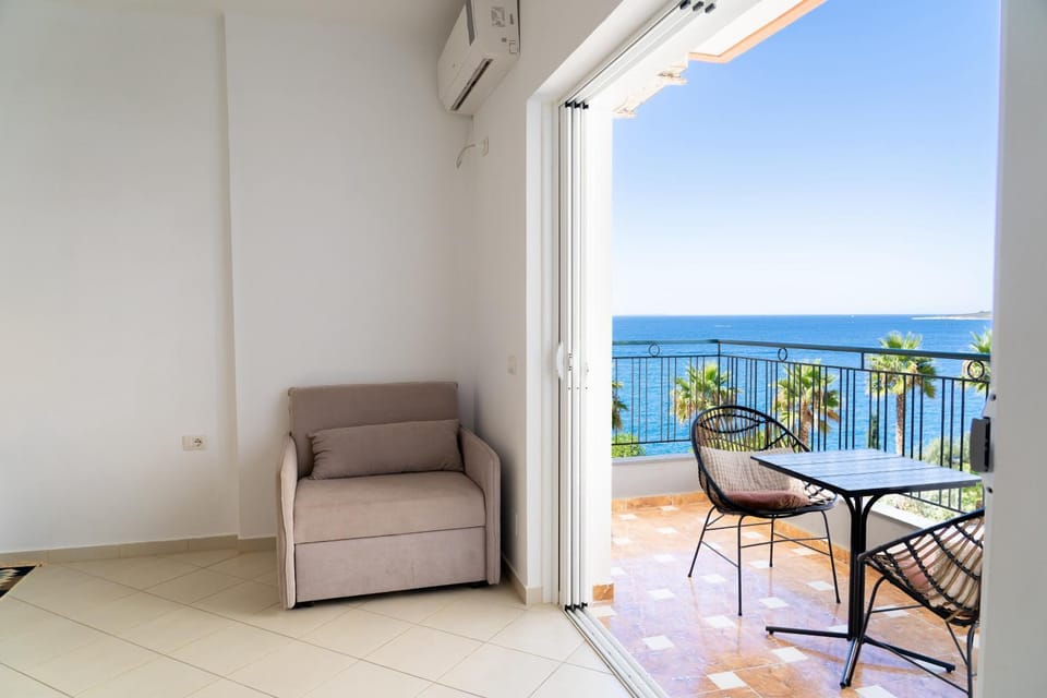 First line sea Apartment Apartment in Sarandë