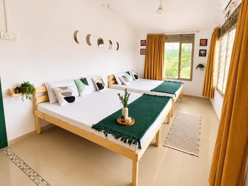 Lalaland Lakehouse - Private Lakefront Villa with Forest & Mountain views Villa in Maharashtra