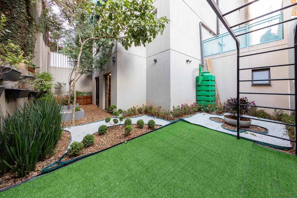 Facade/entrance, Garden