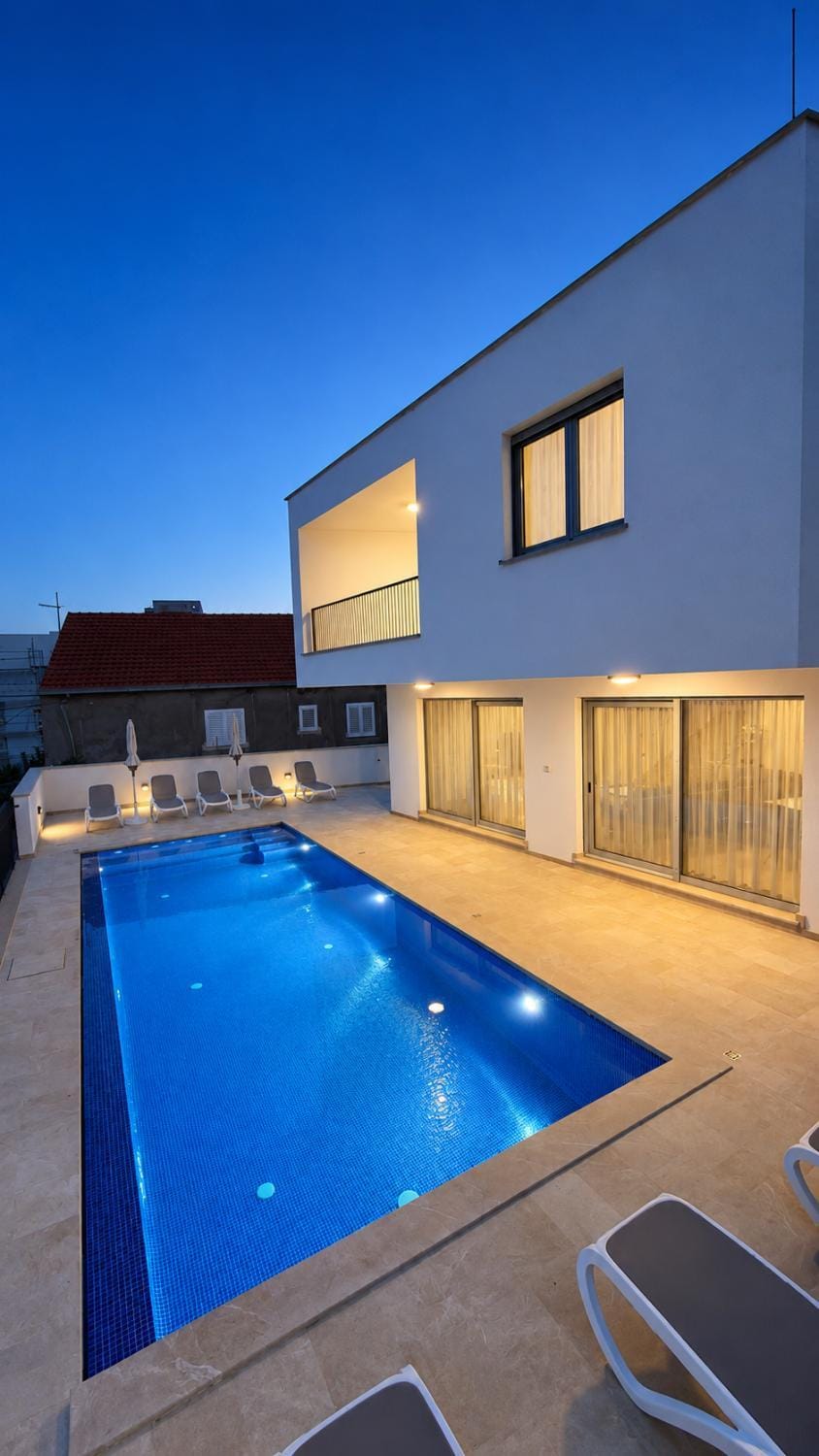 Property building, Swimming pool