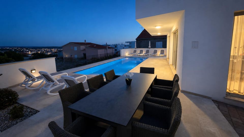 Property building, Swimming pool