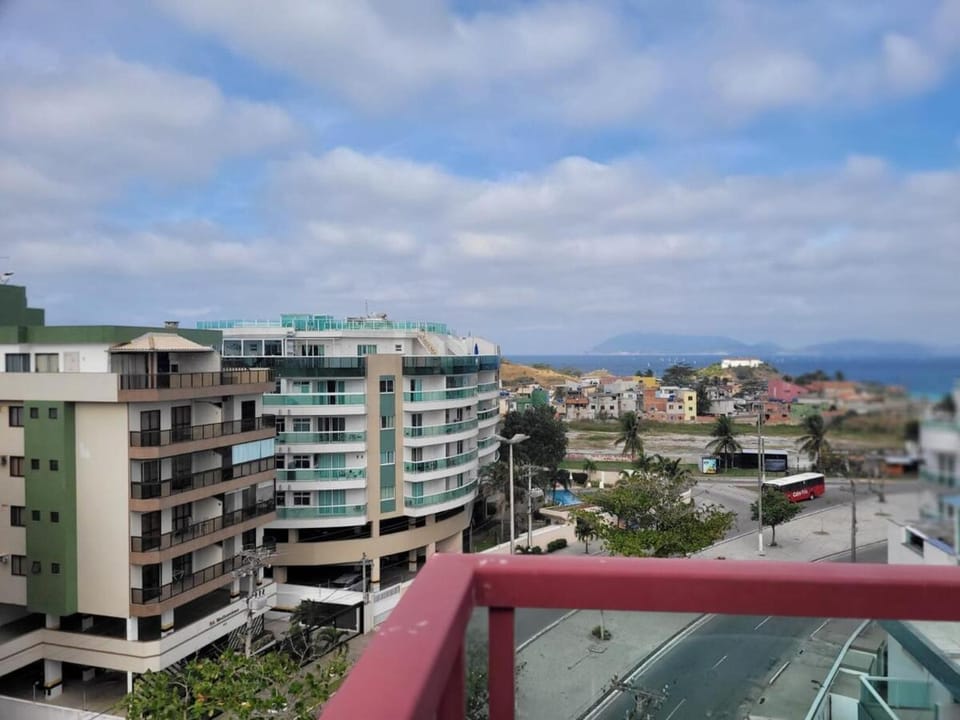 Cobertura com vista para a ilha do japonês e próximo a praia do forte Apartment in Cabo Frio