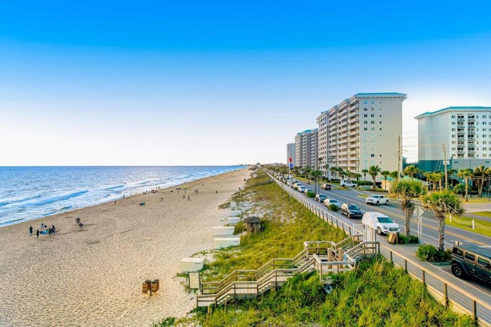 Beautiful beachfront condo with shared pool tennis & beach access House in Miramar Beach
