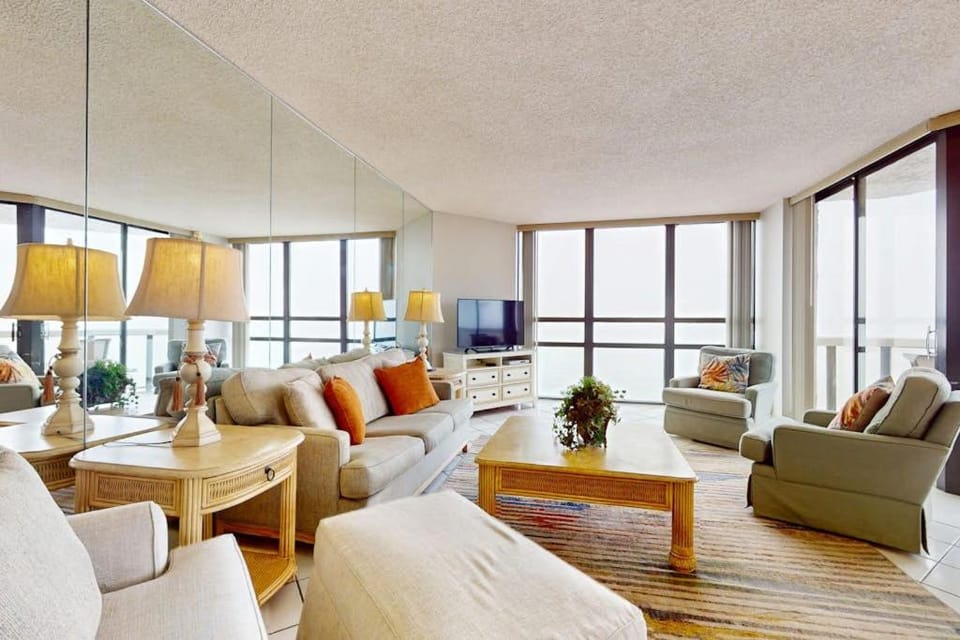 Beautiful beachfront condo with shared pool tennis & beach access House in Miramar Beach