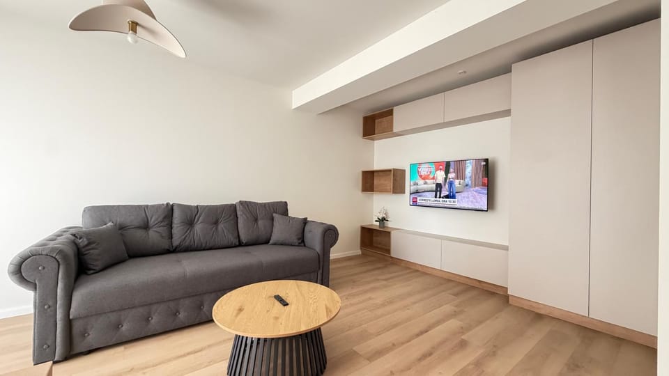 Communal lounge/ TV room, TV and multimedia, Living room, Evening entertainment