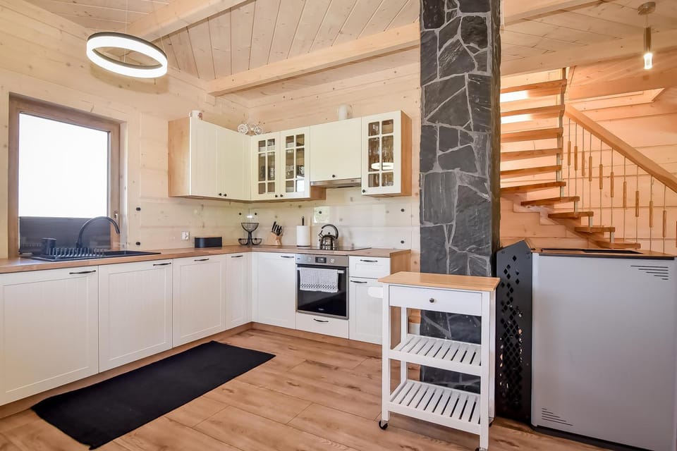 Kitchen or kitchenette, kitchen