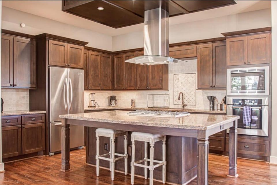 Southern Charm Meets Easy Convenience 5 mins to DT House in Anderson