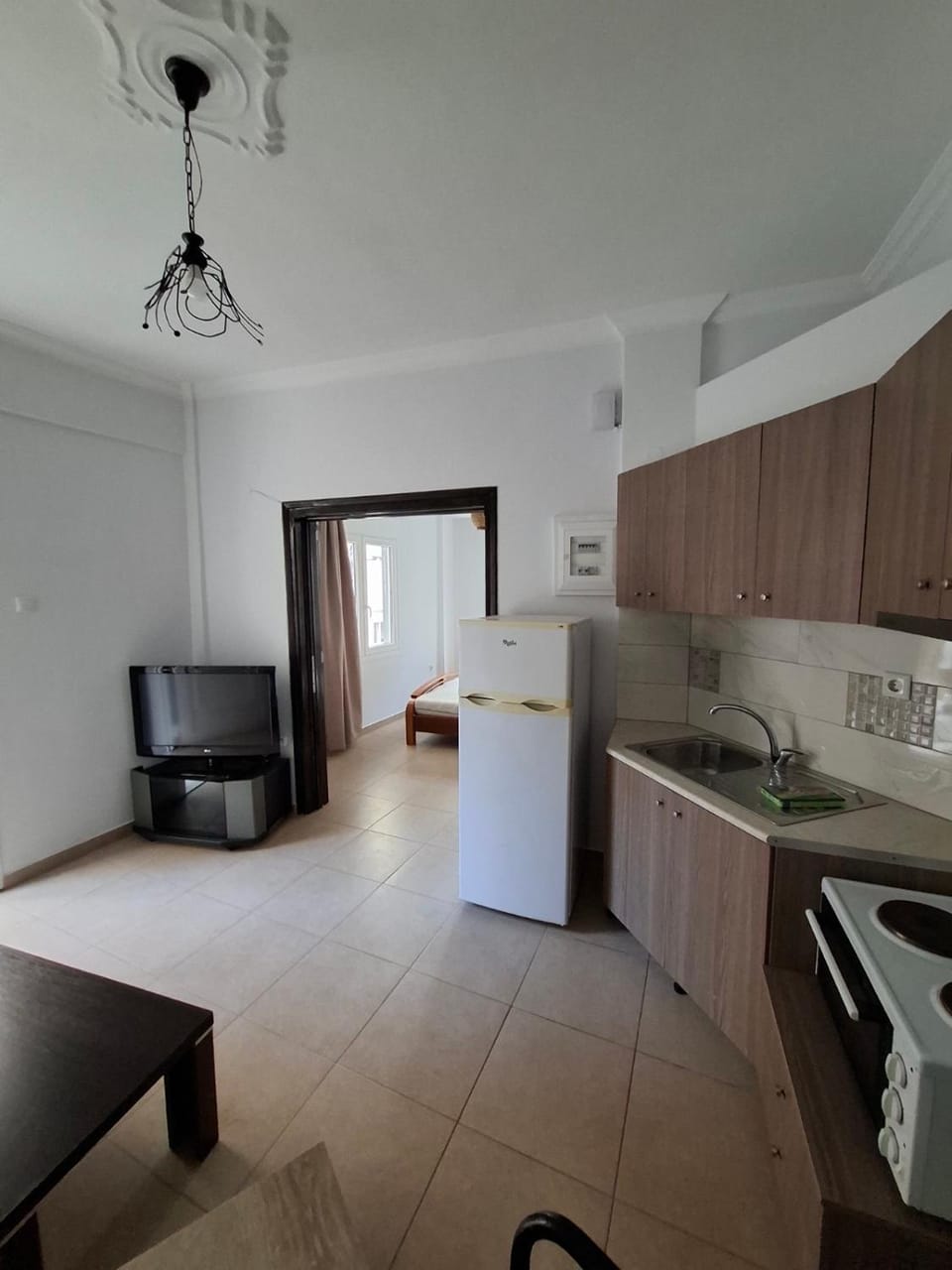 TV and multimedia, Kitchen or kitchenette, Dining area, oven, stove