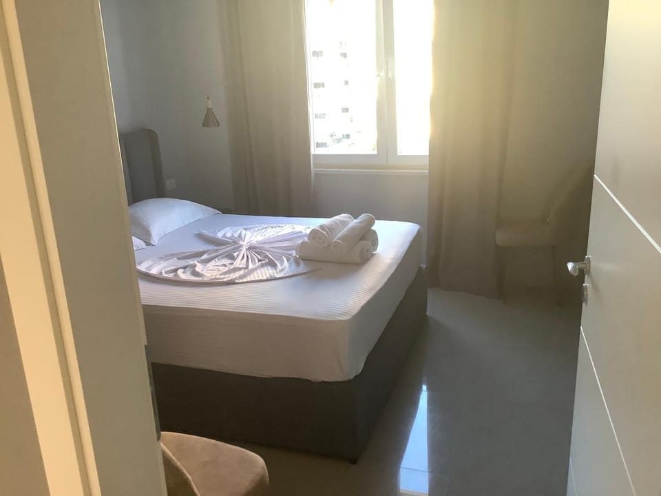 N10 Fishta Couples Suite Apartment in Europe