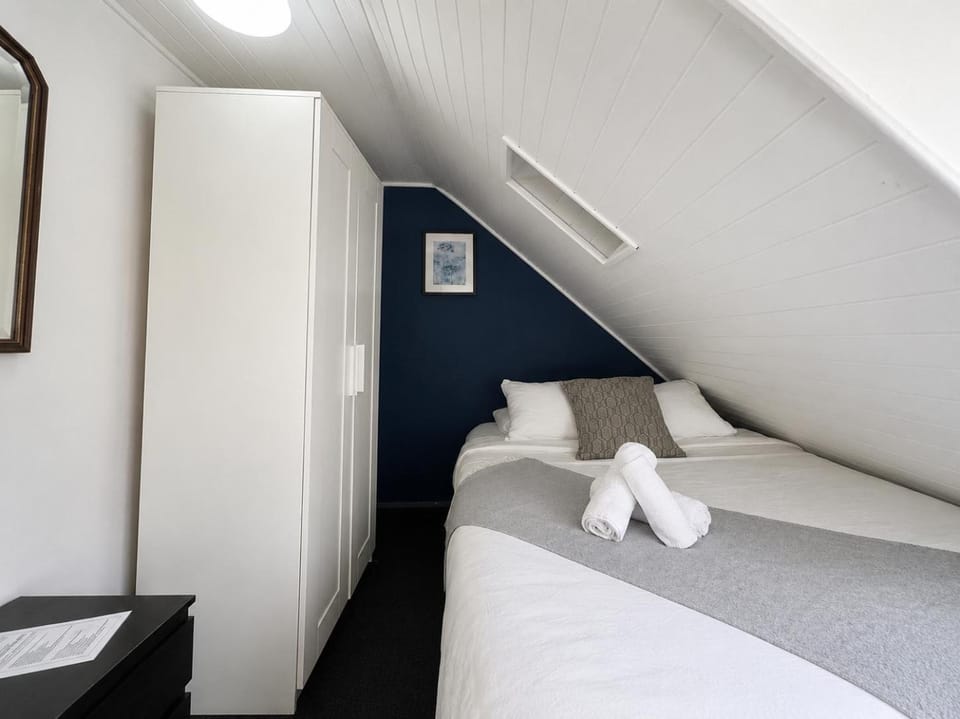 Low Cost - Close to the Alameda and Arroios metro stations in central Lisbon Bed and Breakfast in Lisbon