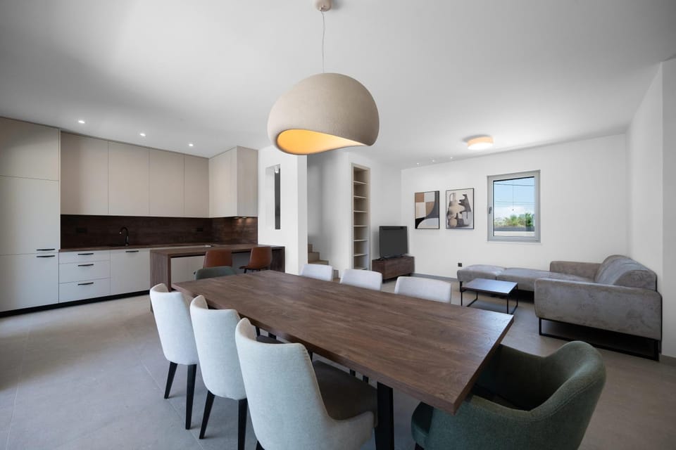 Living room, Dining area, kitchen