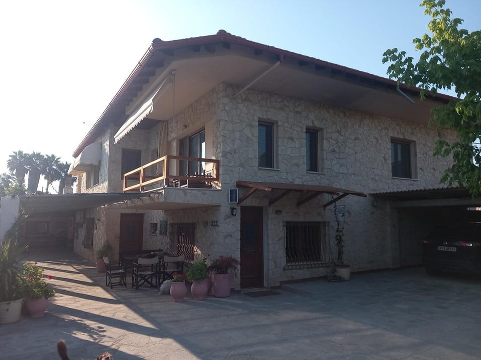 Property building, Day