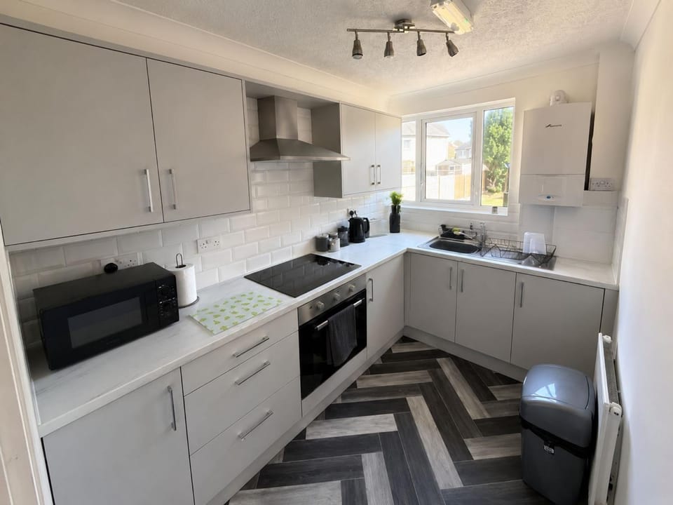 microwave, oven, kitchen