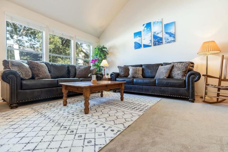 Wasatch Grove - Prvt Hot Tub Close to Cottonwood Canyons Resorts House in Cottonwood Heights