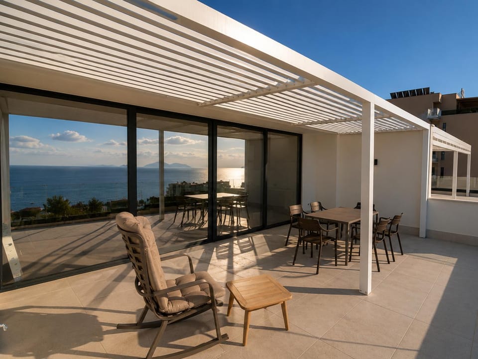 View (from property/room), Balcony/Terrace, Balcony/Terrace, Seating area, Dining area, Sea view