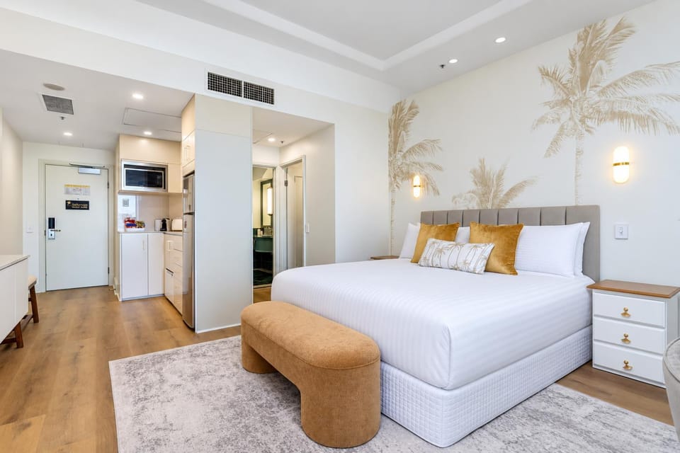 Bed, TV and multimedia, Kitchen or kitchenette, Photo of the whole room, Bedroom, minibar, air conditioner