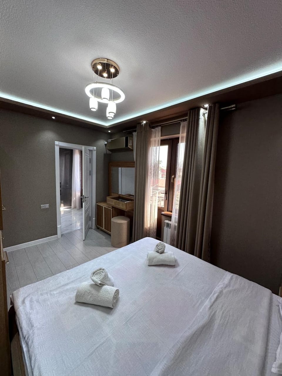 Modern 3-Room Apartment, Fast Wi-Fi & Free Parking Apartment in Europe