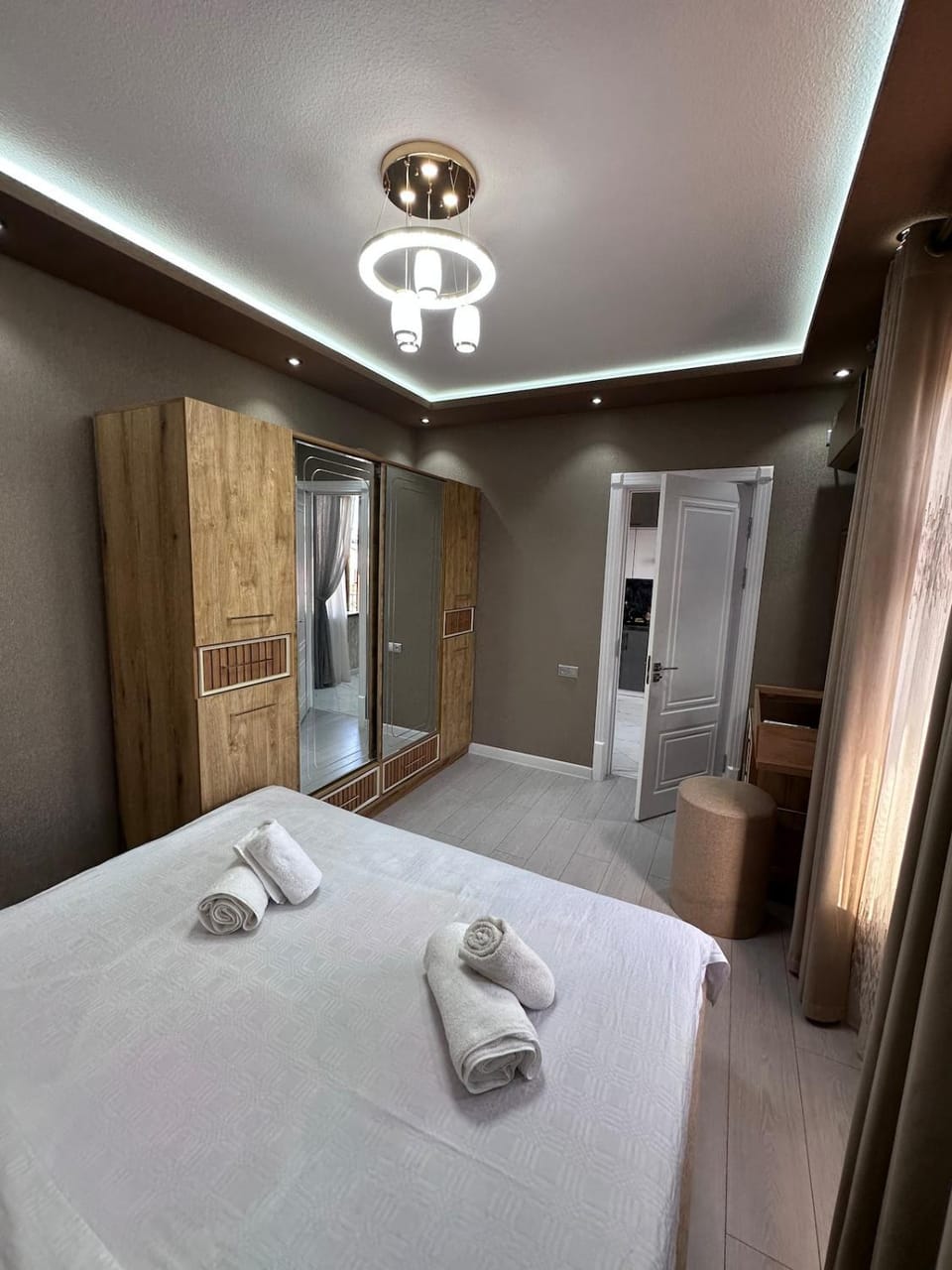 Modern 3-Room Apartment, Fast Wi-Fi & Free Parking Apartment in Europe