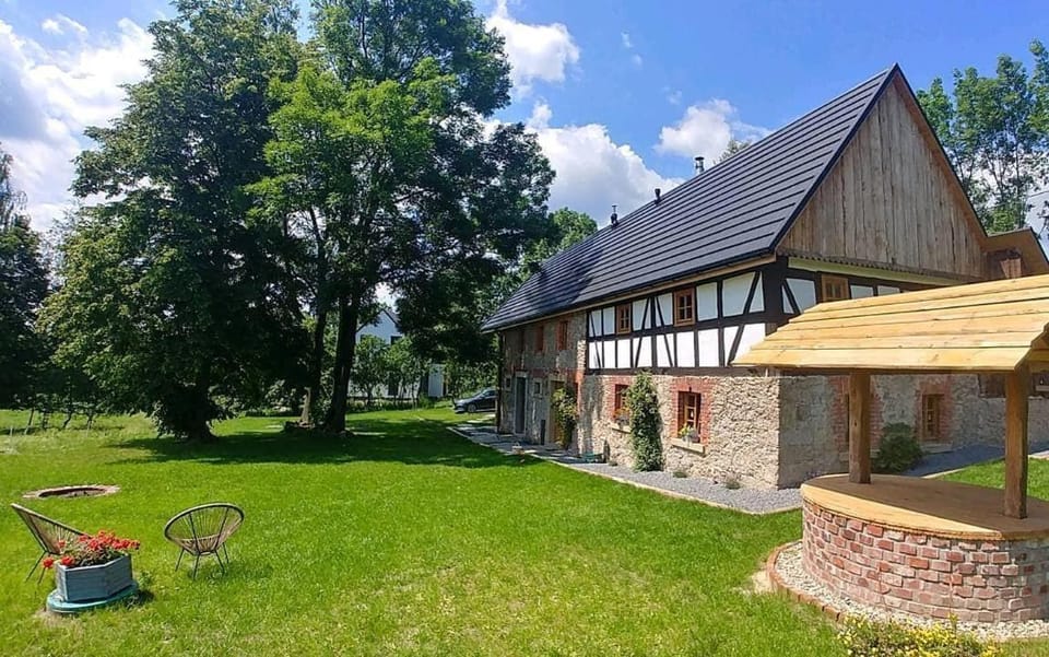 Dom w Gajówce u podnóża Gór Izerskich House in Lower Silesian Voivodeship