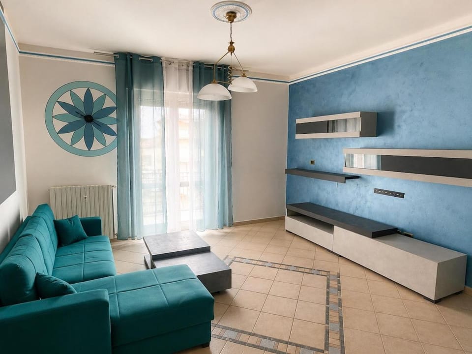 Living room, Photo of the whole room, Seating area