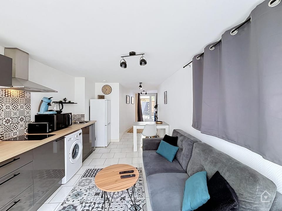 Urban Grey - Terrasse - Wifi Apartment in Nouvelle-Aquitaine