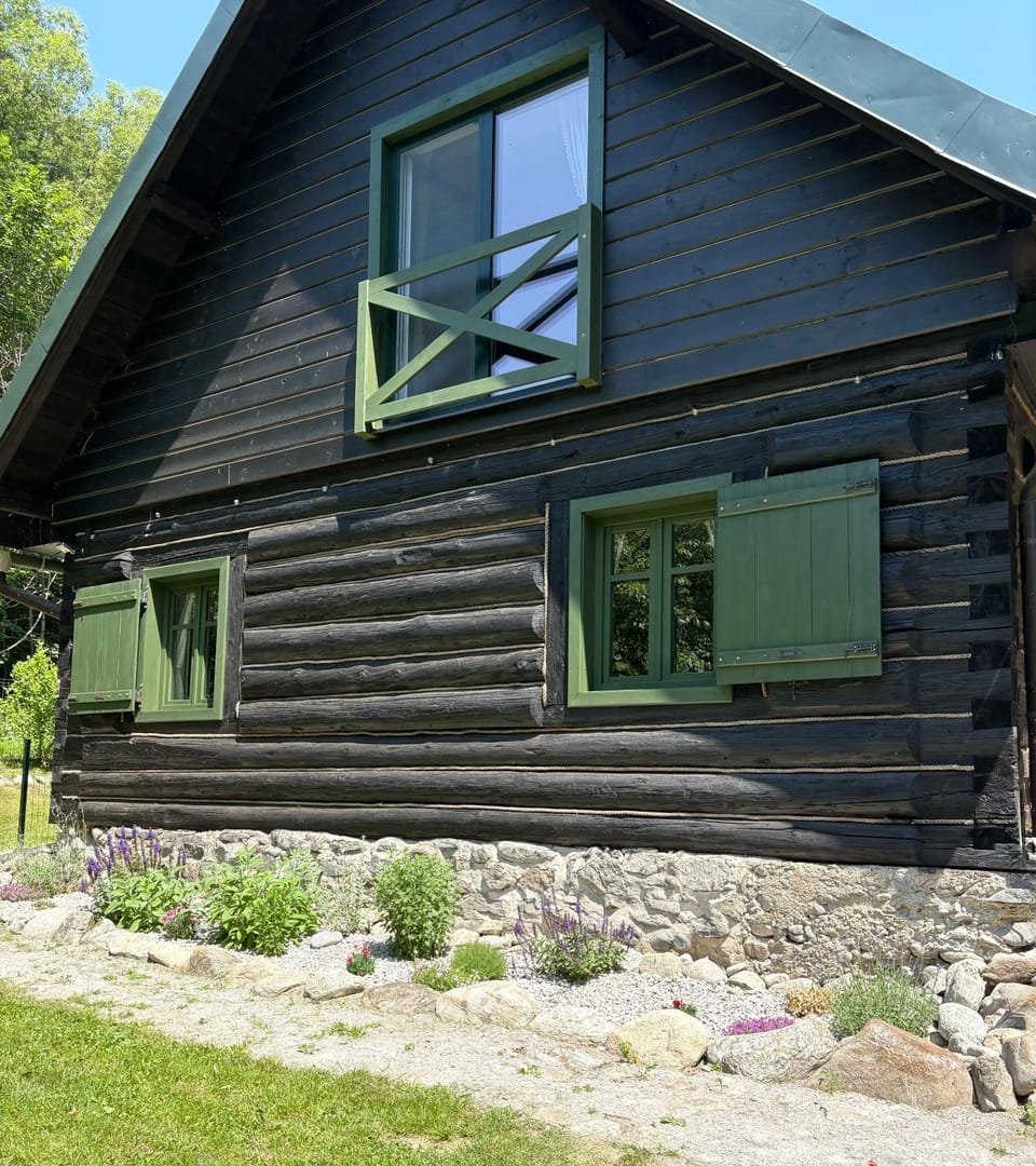 Property building, Off site, Day, Garden, Garden view