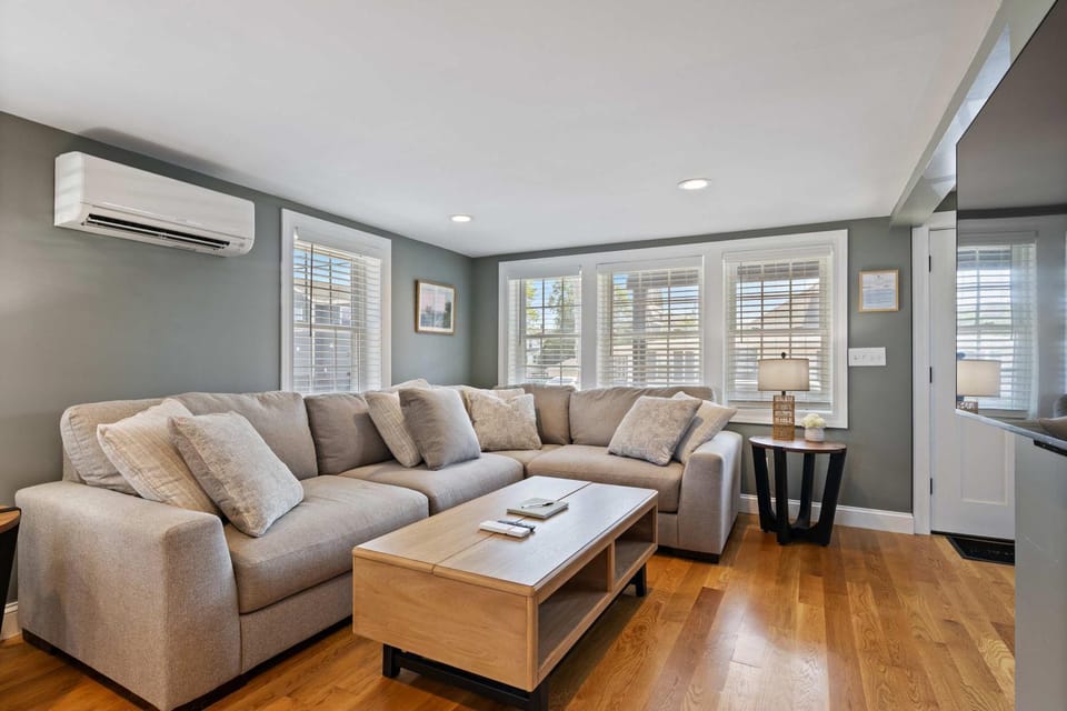 The Sandcastle - Heart of Hampton Beach House in Hampton Beach