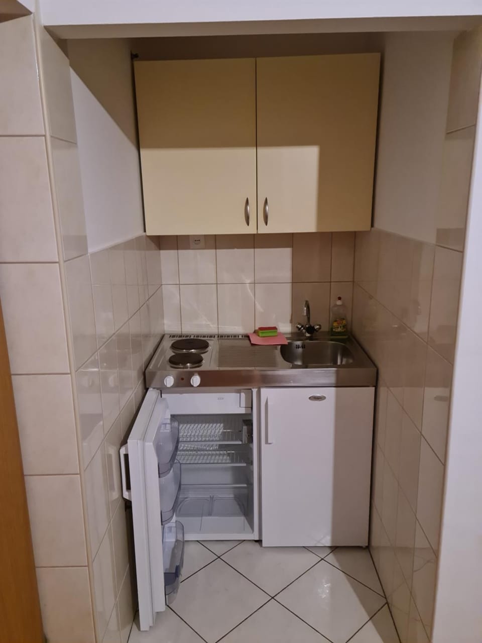 Kitchen or kitchenette, stove