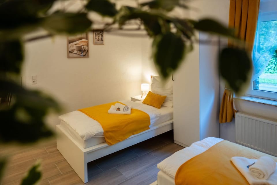Fireside by Loftigo - Terrasse, Garten & Kaminflair Apartment in North Rhine-Westphalia
