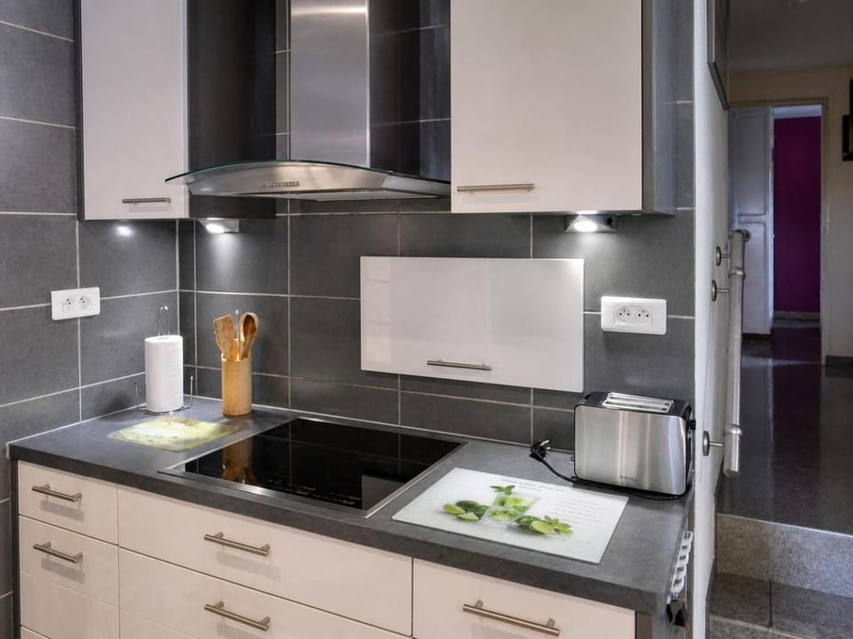 Family, stove, toaster, kitchen
