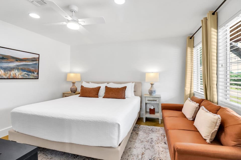 Wimberley Vintage Lodging - Firehouse House in Wimberley