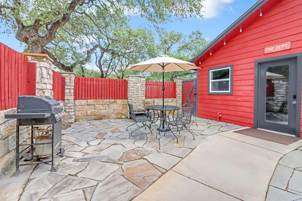 Wimberley Vintage Lodging - Firehouse House in Wimberley