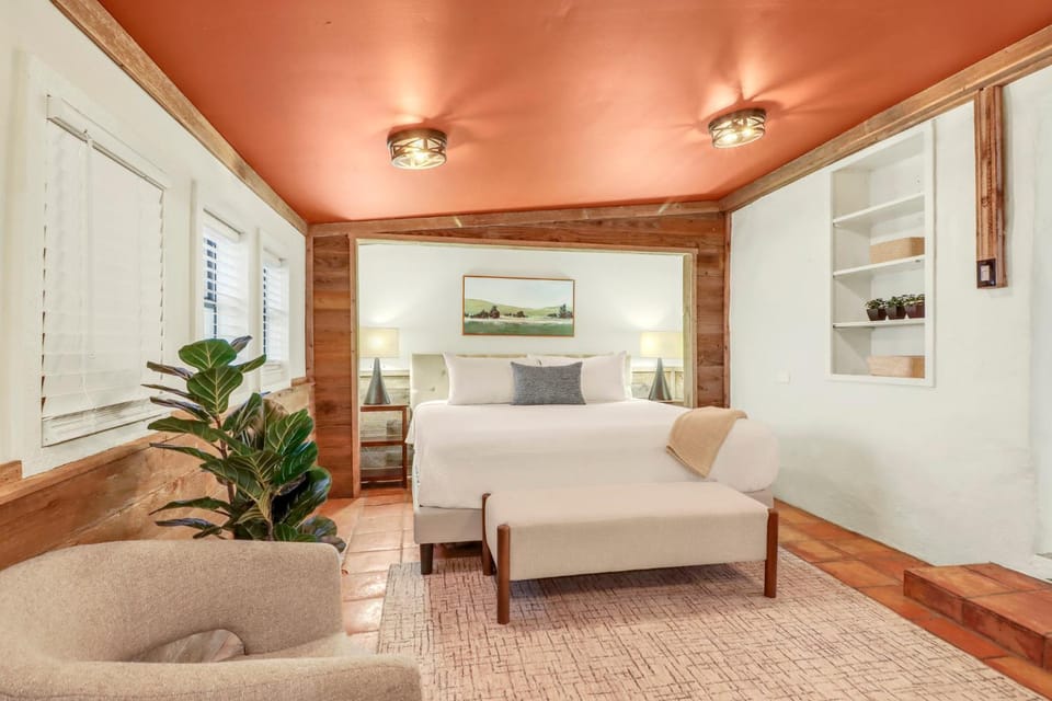 Wimberley Vintage Lodging - Rockhouse House in Wimberley