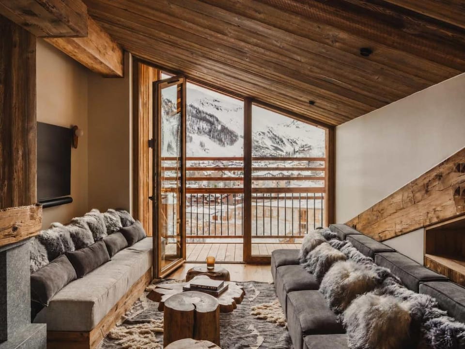 41 Le Cret by One of A Kind Travel Apartment in Val dIsere