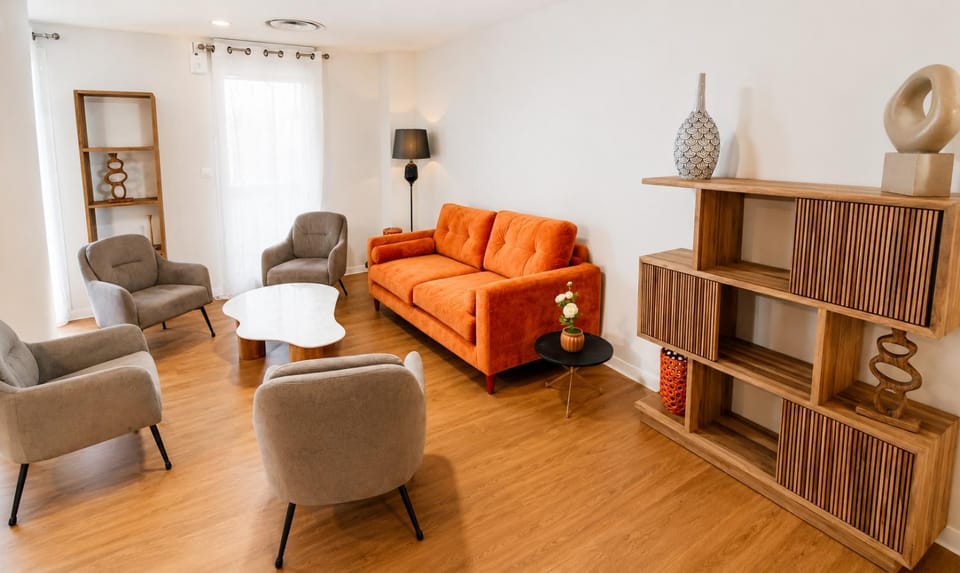Communal lounge/ TV room